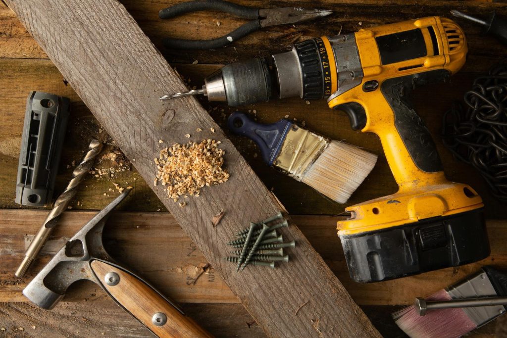 Cordless drill for woodworking