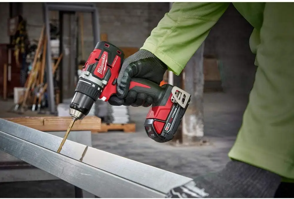 Milwaukee 2801-21P M18 Brushless Cordless Drill-Driver Kit